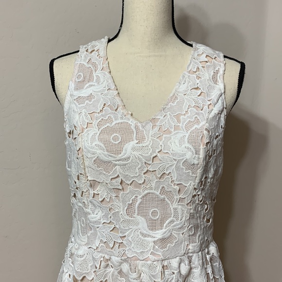 Brixon Ivy Cream Colored Lace Dress Size M - Picture 2 of 7